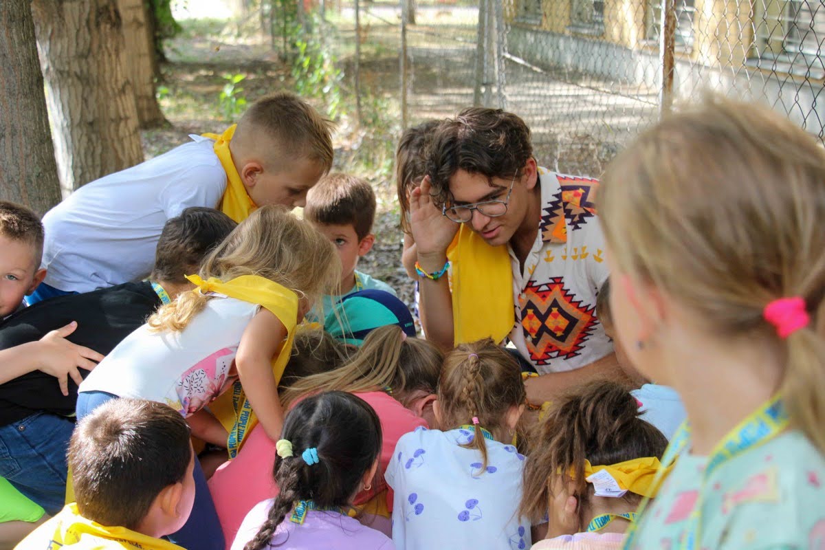 Esti mesét olvastak